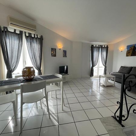 Il Balcone Al Molo Apartment Чефалу Екстериор снимка