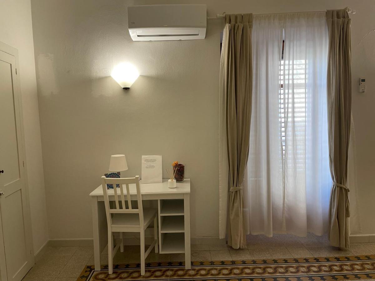 Il Balcone Al Molo Apartment Чефалу Екстериор снимка